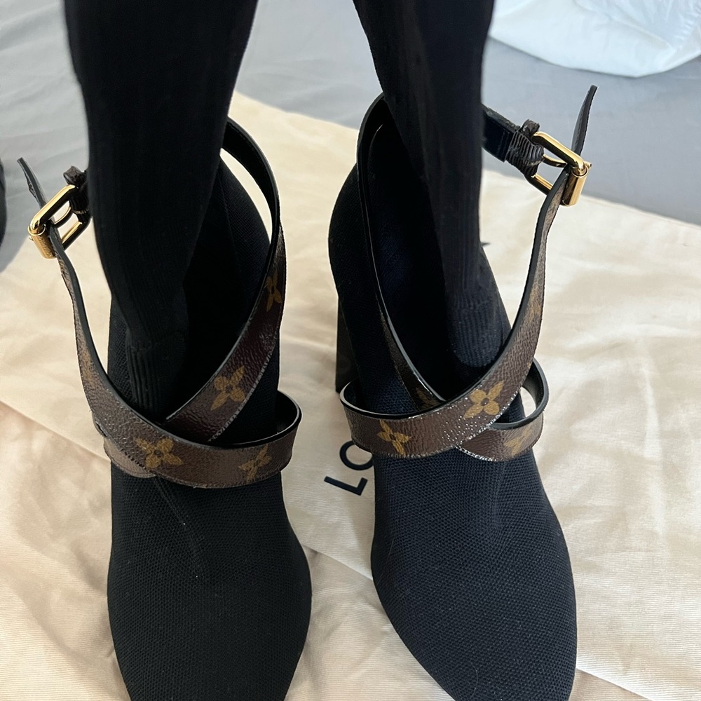 Shilouete black LV socks boots